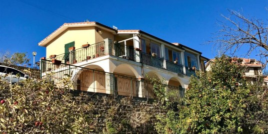 Villetta indipendente di 150 mq abitativi con vista aperta sino al mare