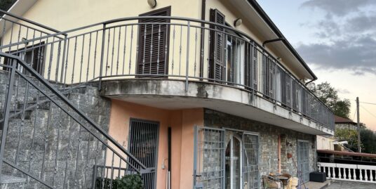 Stellanello – Casa indipendente con garage a 10 km dal mare
