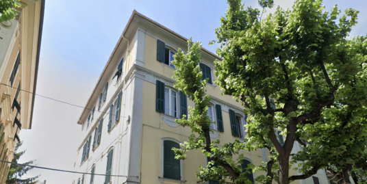 Albenga centro| Appartamento quadrilocale con balcone in vendita